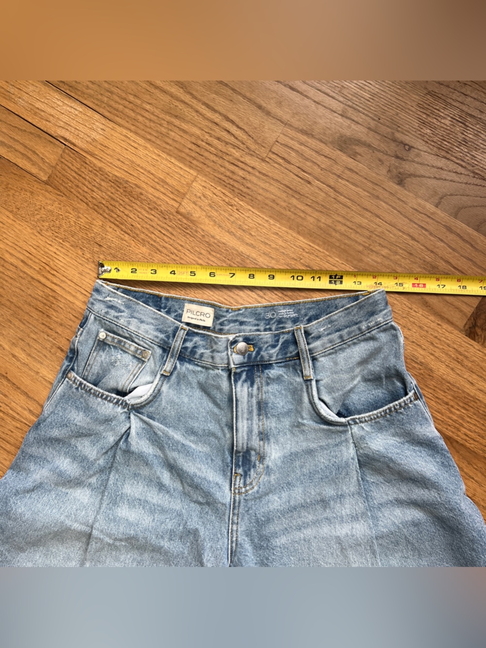 NEW Pilcro Anthropologie Pleated Culotte Mid-Rise Wide-Leg Denim Shorts Sz 30 - Picture 9 of 12